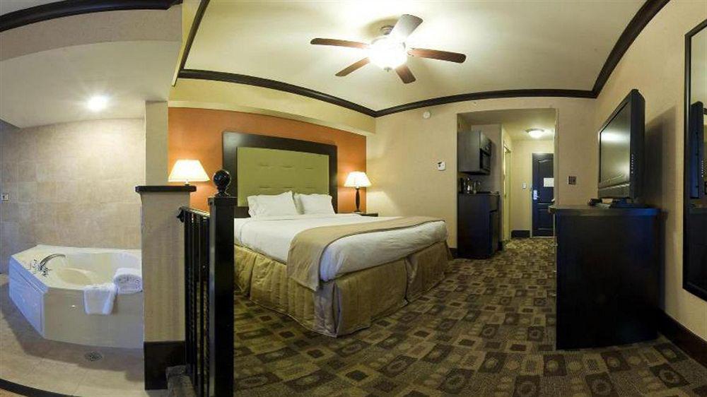 Holiday Inn Express Hotel & Suites Columbia-Fort Jackson By Ihg Екстериор снимка