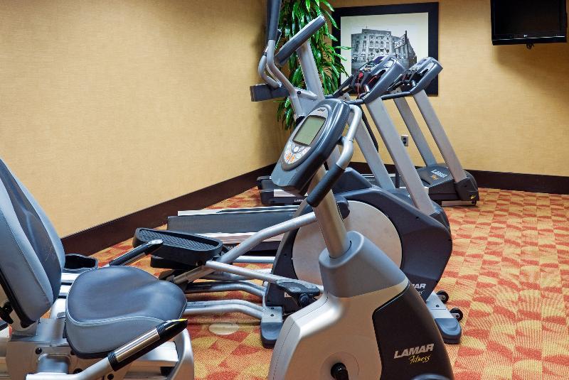 Holiday Inn Express Hotel & Suites Columbia-Fort Jackson By Ihg Екстериор снимка