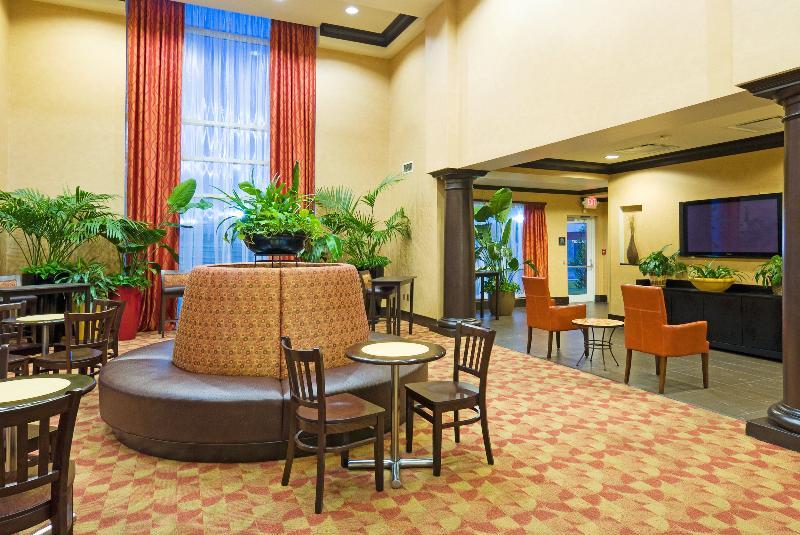 Holiday Inn Express Hotel & Suites Columbia-Fort Jackson By Ihg Екстериор снимка